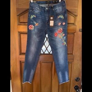 NWT RANBEERI embroidered fringed cropped skinny jeans